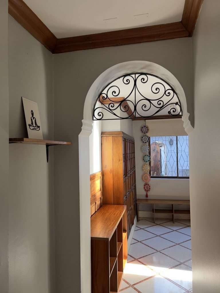 Un cowork con detalles que inspiran. Arrienda tu oficina privada o sala en 8 norte.